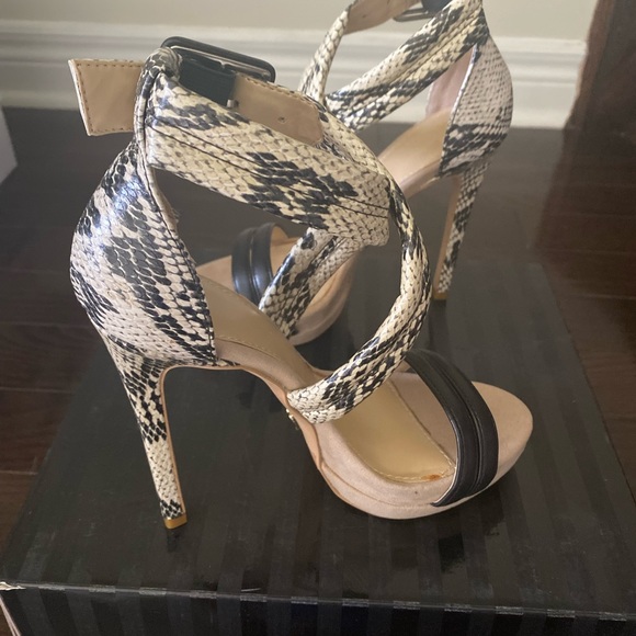 Brand new sexy high heel sandals - Picture 3 of 5